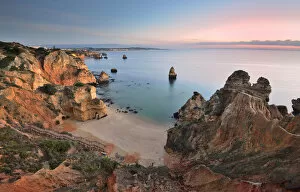 Images Dated 4th November 2018: Sunrise at Lagos beach, Algarve