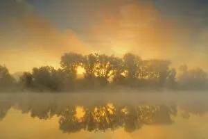 Images Dated 8th October 2012: Sunrise on a meander of the Rhine, Xanten, Lower Rhine, Germany