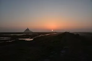 Images Dated 23rd March 2014: Sunrise on Mont Saint Michel