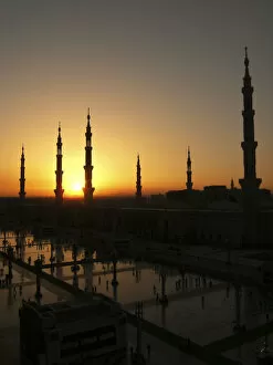 Images Dated 7th February 2012: Sunrise at Nabawi Mosque