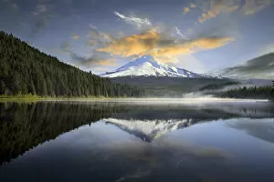 Images Dated 12th June 2010: Sunrise at Trillium Lake with Mount Hood