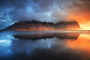 Images Dated 7th October 2017: Sunrise in Vesturhorn mountain Iceland