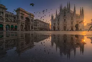 Images Dated 5th October 2017: Sunrise view at Duomo cathedral