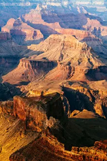 Images Dated 13th April 2018: Sunrise over Yavapai Point, Grand Canyon, USA