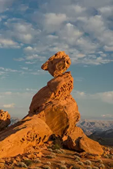 Images Dated 10th January 2015: Sunset on Balancing Rock with clouds in background, Valley of Fire State Park, Nevada, USA