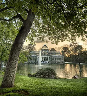 Images Dated 13th April 2011: Sunset at the Crystal Palace, Buen Retiro Park. Madrid Spain