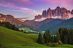 Images Dated 25th September 2015: Sunset in dolomite alps