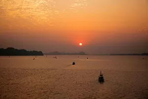 Vietnam Gallery: Sunset at Ha Long Bay, Quang Ninh Province, Vietnam
