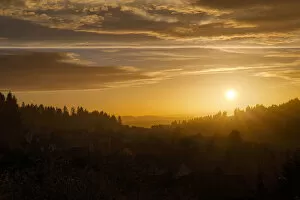 Images Dated 12th October 2014: Sunset in Happy Valley Oregon