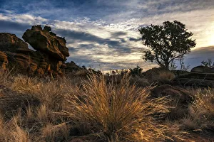 Images Dated 6th June 2009: Sunset Landscape in the Magaliesberg Mountains, Magaliesberg, North-West Province, South Africa