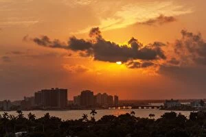 Images Dated 20th April 2016: Sunset over Miami Beach, Florida, USA