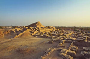 Images Dated 4th February 2014: Sunset at Mohenjo-daro