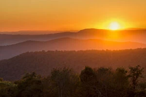 Images Dated 12th October 2016: Sunset from Naked Creek Overlook, Shenandoah National Park, Virginia, USA