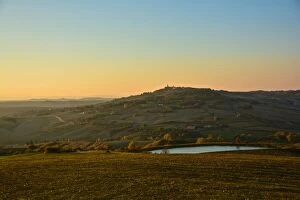 Images Dated 2nd November 2015: Sunset on Pienza, Val d Orcia