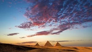 Images Dated 22nd November 2015: Sunset at the Pyramids, Giza, Cairo, Egypt