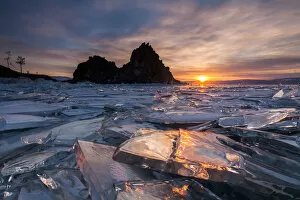 Images Dated 5th March 2016: Sunset at the Rock Shamanka. Lake Baikal, winter