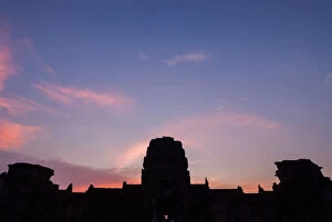 Images Dated 8th March 2007: Sunset and silhouette of Angkor Wat Temple