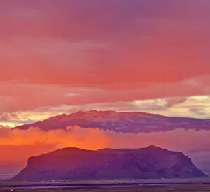 Iceland Gallery: Sunset on the south coast, with Eyjafjallajoekull at the rear, Dyrholaey, Vik i Myrdal