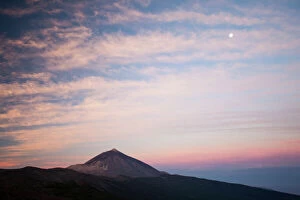 Images Dated 29th April 2016: Sunset over Teide National Park