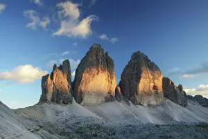 European Alps Collection: Sunset over Tre Cime di Lavaredo / Drei Zinnen, Dolomites