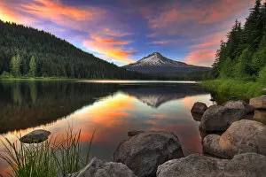 Images Dated 25th July 2010: Sunset at Trillium Lake with Mount Hood