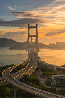 Images Dated 11th July 2014: Sunset at Tsingma bridge, Hong Kong