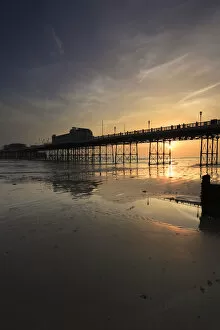 Images Dated 9th January 2014: Sunset over the Victorian Pier, Worthing town
