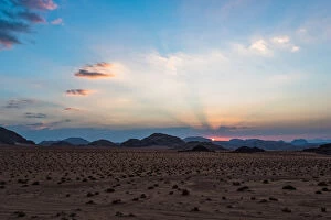 Images Dated 22nd October 2015: Sunset over Wadi Rum