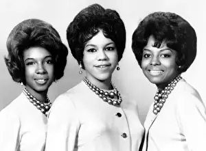 A Timeless Gallery of Motown’s Most Legendary Girl Group: The Supremes