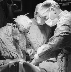 Surgeons Implant 1St Heart Transplant