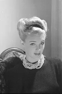 Stars In Couture Prints: Susan Shaw