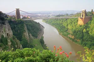United Kingdom Gallery: Suspension Bridge in Bristol, Avon, UK