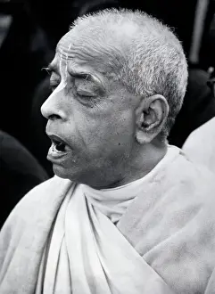Chanting Prints: Swami Chants In Nyc