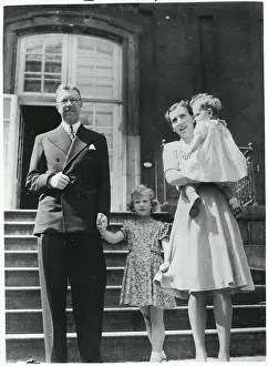 Parenthood Prints: Swedish and Danish Royal Relatives in 1945