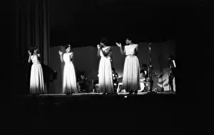 Acr07164 Prints: The Sweet Inspirations Performing