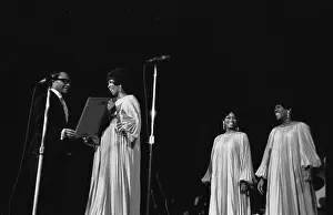 Acr07164 Prints: The Sweet Inspirations Performing