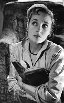 Sylvia Syms