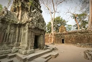 Images Dated 4th April 2015: Ta Prohm temple, Khmer Empire, Cambodia