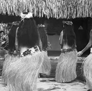 Tahiti Prints: Tahitian Dancers in Grass Skirts