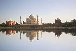 Images Dated 25th September 2012: Taj Mahal