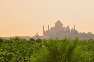 Images Dated 25th September 2012: Taj Mahal, Agra, India