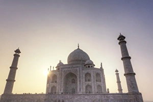 Images Dated 9th January 2012: Taj Mahal, Agra, India