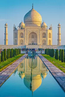 Images Dated 10th March 2015: Taj Mahal in Agra, India