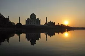 Images Dated 28th January 2013: Taj Mahal, Agra, Uttar Pradesh, India