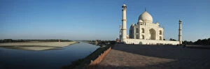 Taj Mahal at bank of Yamuna River, Agra, Uttar Pradesh, India