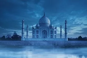 Taj Mahal Collection: The Taj Mahal at dusk