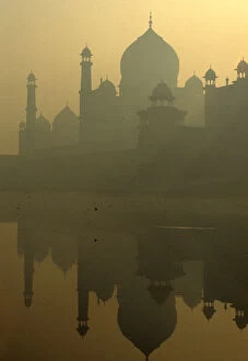 Images Dated 5th April 2013: Taj Mahal, India