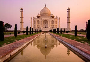 Taj Mahal Collection: Taj Mahal at sunrise