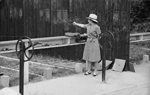M Spo Shoo Bisley 1946 Prints: Target Practice