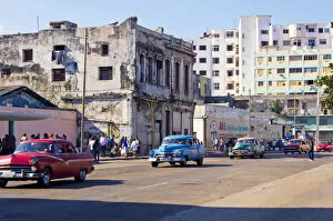 Images Dated 26th January 2014: Taxis on Havana street